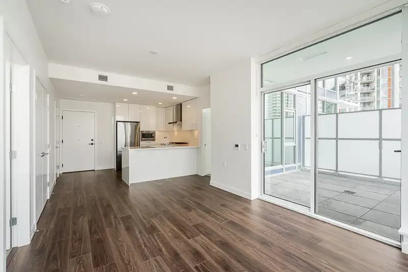 1302 518 CLARKE ROAD - photo 3 of 26