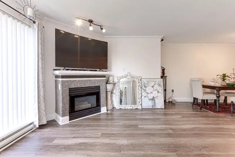 320 1219 JOHNSON STREET - photo 3 of 28