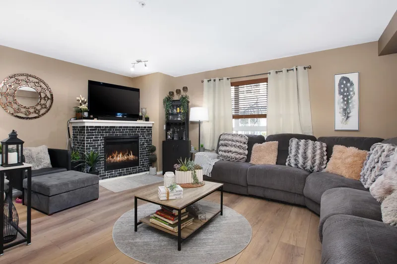 107 6747 203 STREET - photo 2 of 25