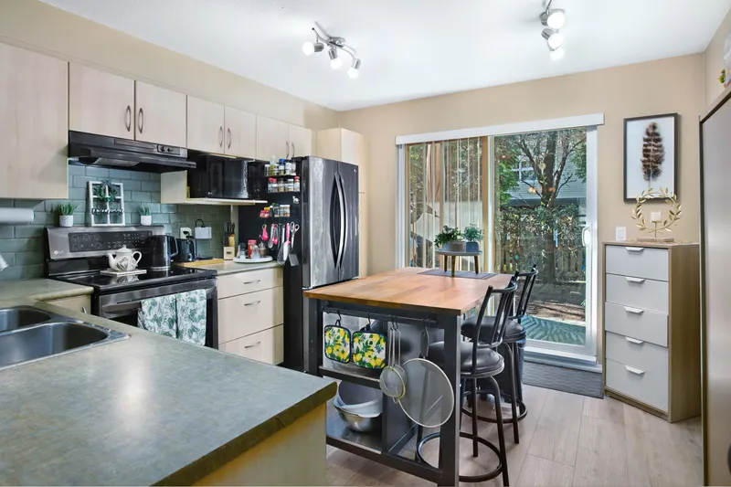 107 6747 203 STREET - photo 3 of 25