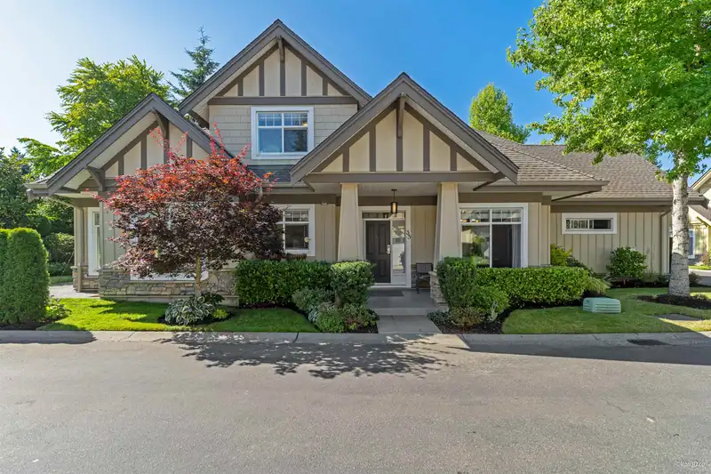 35 14968 24 AVENUE - photo 1 of 32