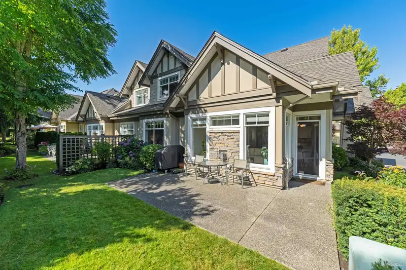 35 14968 24 AVENUE - photo 2 of 32