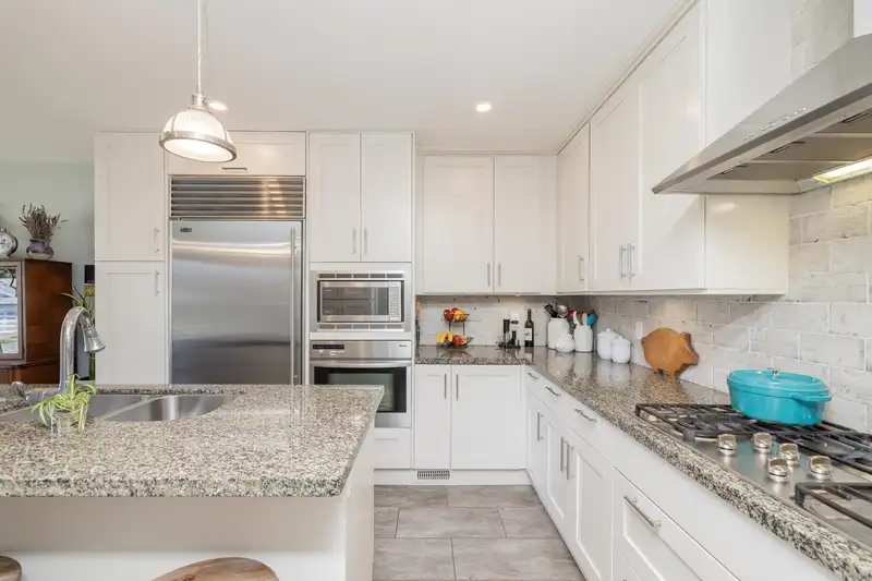 32558 MURRAY AVENUE - photo 1 of 40