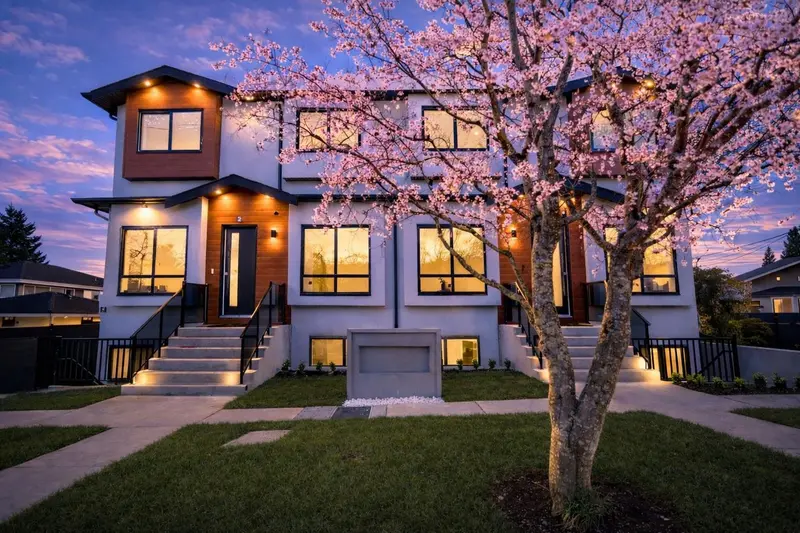 3 6692 NAPIER STREET - photo 1 of 25