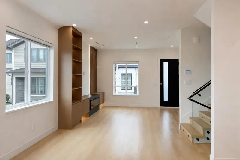 3 6692 NAPIER STREET - photo 4 of 25