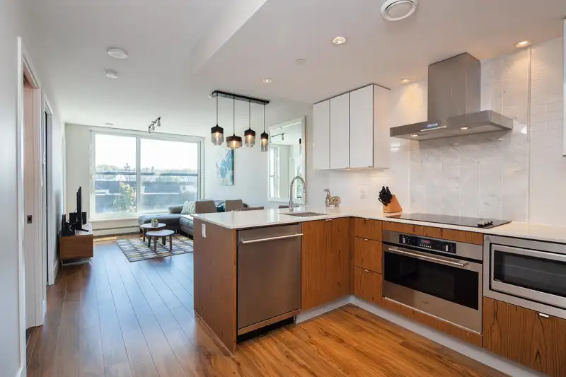 312 159 W 2ND AVENUE - photo 2 of 31
