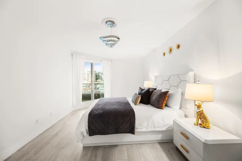 905 1185 QUAYSIDE DRIVE - photo 4 of 25