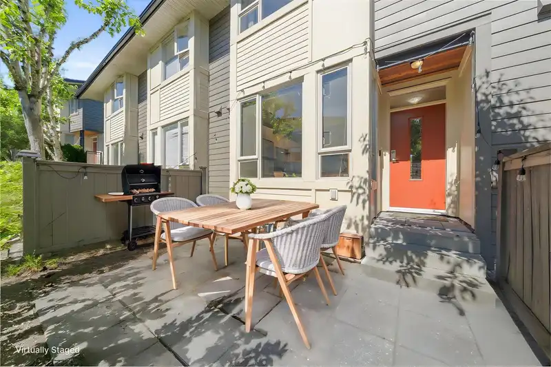 131 9229 UNIVERSITY CRESCENT - photo 3 of 36