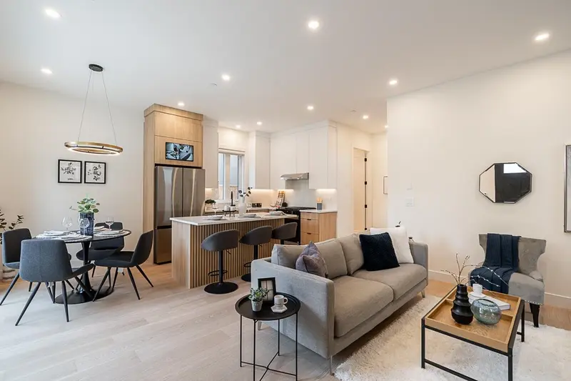 1 2248 E 48TH AVENUE - photo 4 of 25