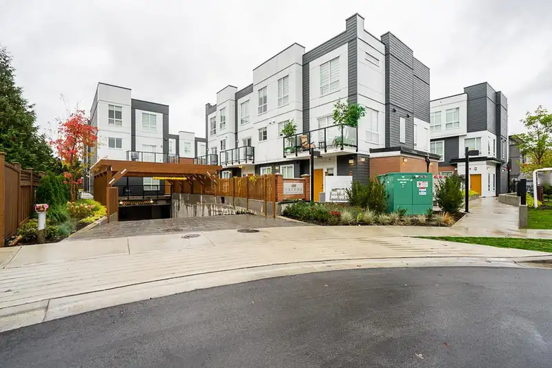 13 18850 72A AVENUE - photo 2 of 37