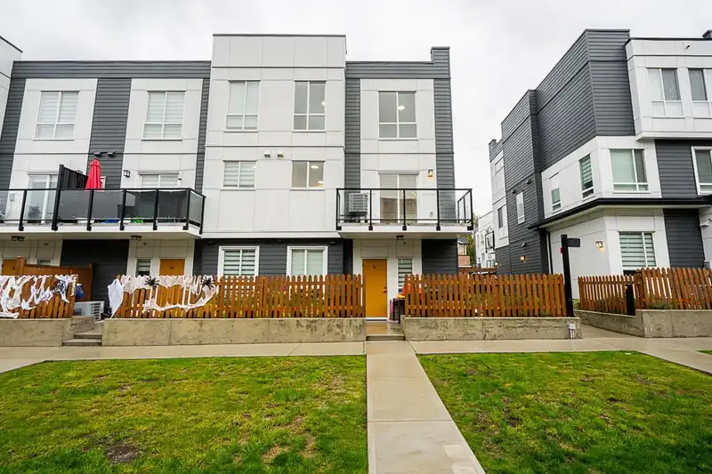 13 18850 72A AVENUE - photo 4 of 37