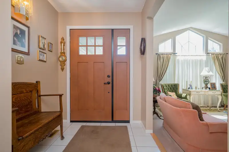 18565 62 AVENUE - photo 4 of 39
