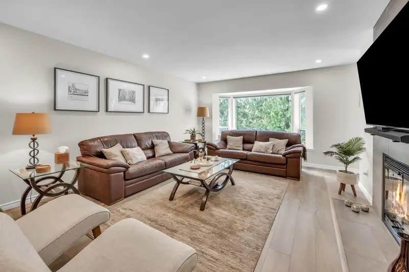 3325 FLAGSTAFF PLACE - photo 4 of 40