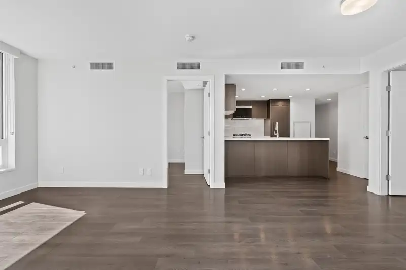 807 8238 LORD STREET - photo 2 of 40