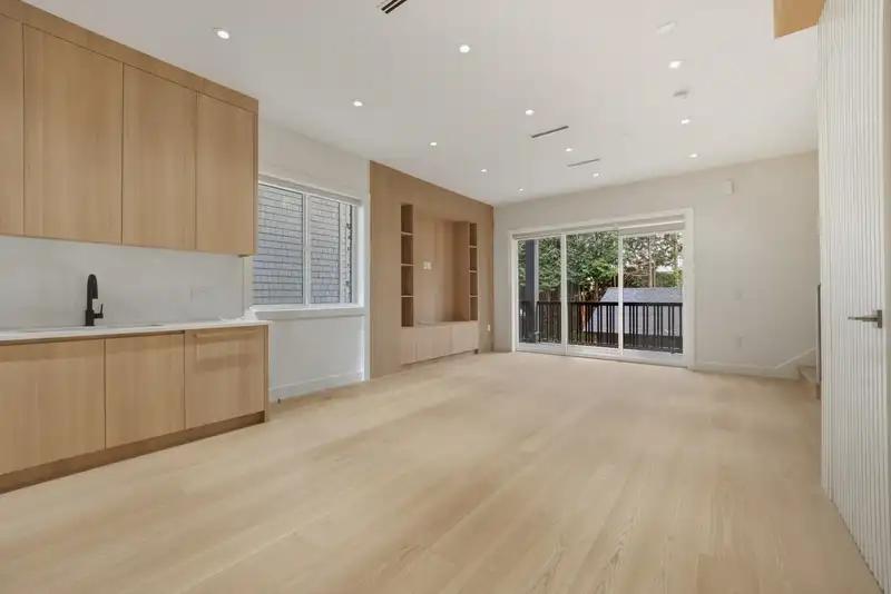 3118 W 42ND AVENUE - photo 4 of 36