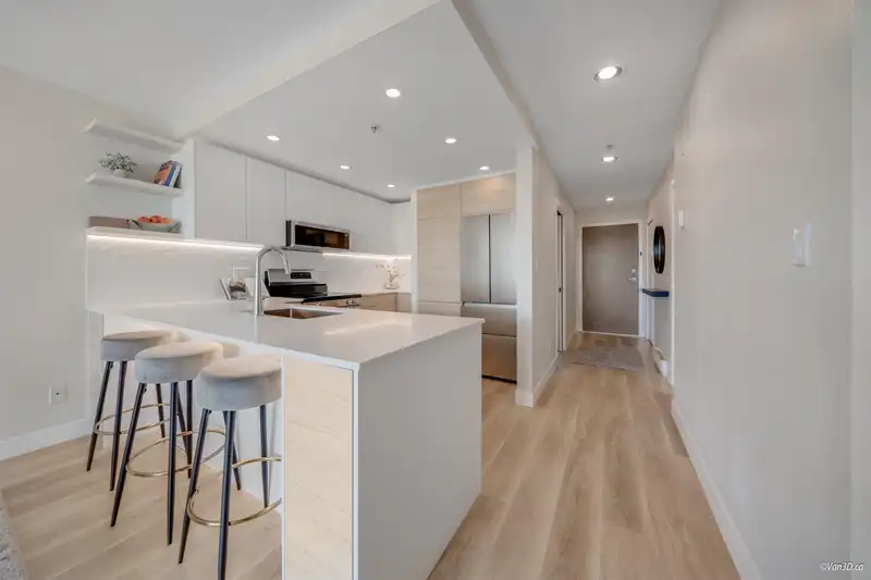 402 212 LONSDALE AVENUE - photo 4 of 28
