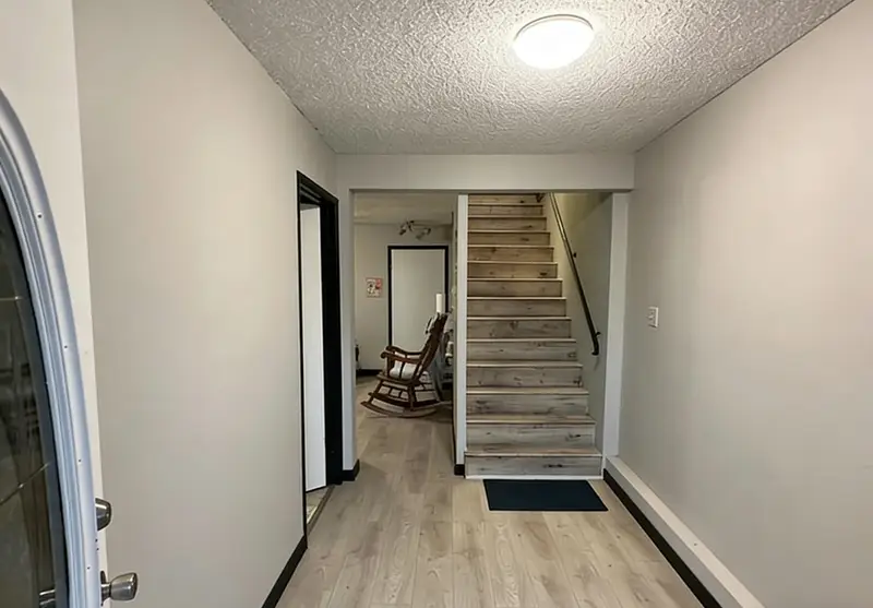 13464 98A AVENUE - photo 2 of 25