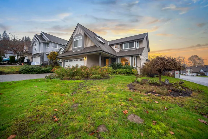 287 SANTIAGO STREET - photo 2 of 25