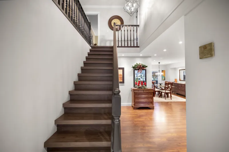 287 SANTIAGO STREET - photo 4 of 25