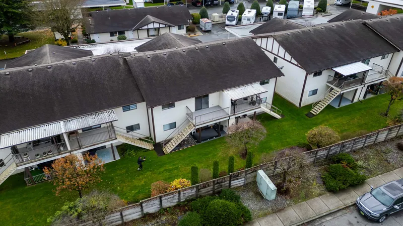 23 32718 GARIBALDI DRIVE - photo 2 of 25