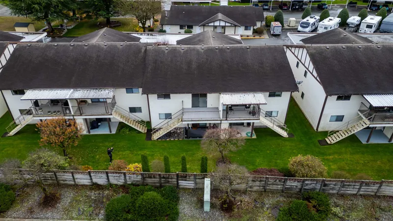 23 32718 GARIBALDI DRIVE - photo 4 of 25