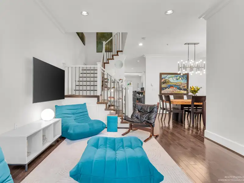 388 W 11TH AVENUE - photo 3 of 40