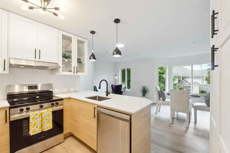 202 12160 80 AVENUE - photo 1 of 40
