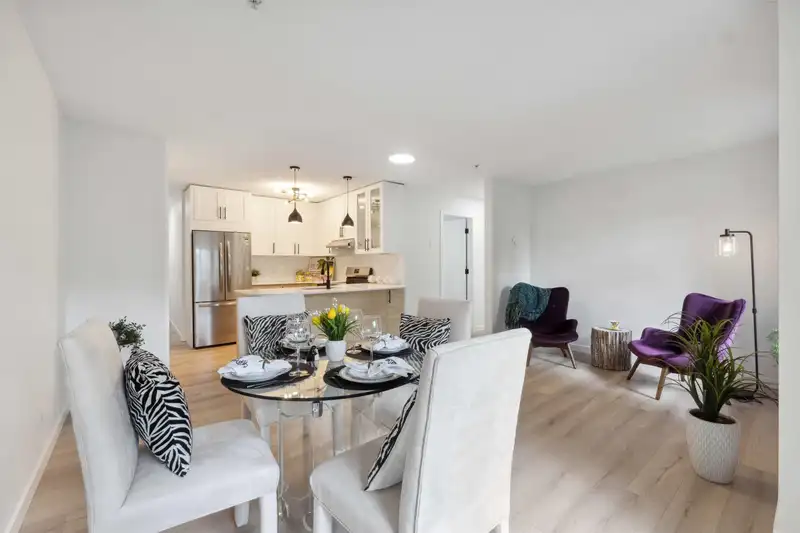 202 12160 80 AVENUE - photo 2 of 40
