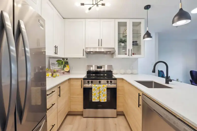 202 12160 80 AVENUE - photo 3 of 40