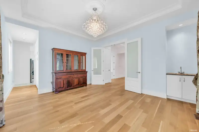 2246 W 22ND AVENUE - photo 2 of 30