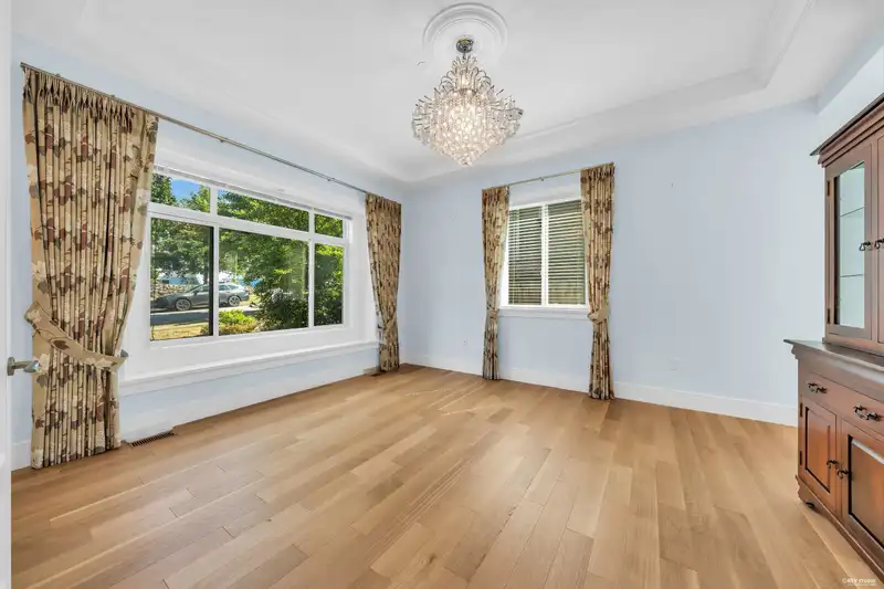 2246 W 22ND AVENUE - photo 3 of 30