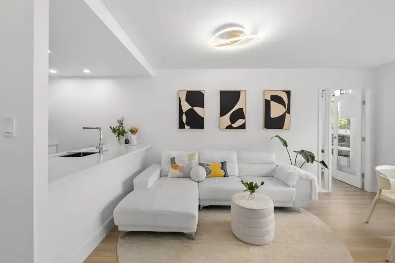 607 939 EXPO BOULEVARD - photo 3 of 25