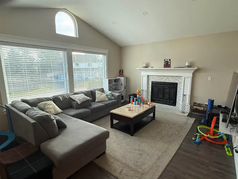 9043 155 STREET - photo 2 of 13