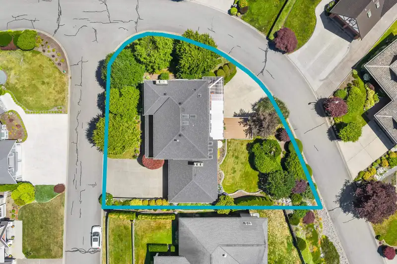 11 3755 CLEARBROOK ROAD - photo 2 of 40