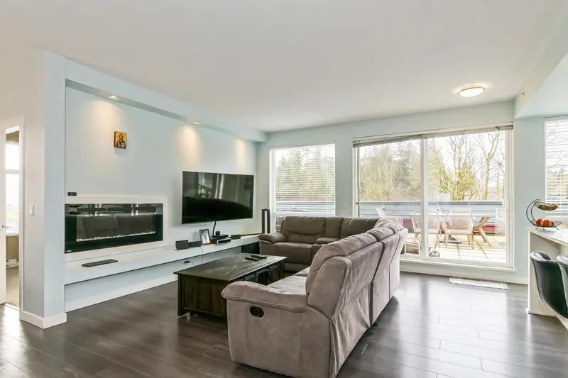 411 2242 WHATCOM ROAD - photo 4 of 25