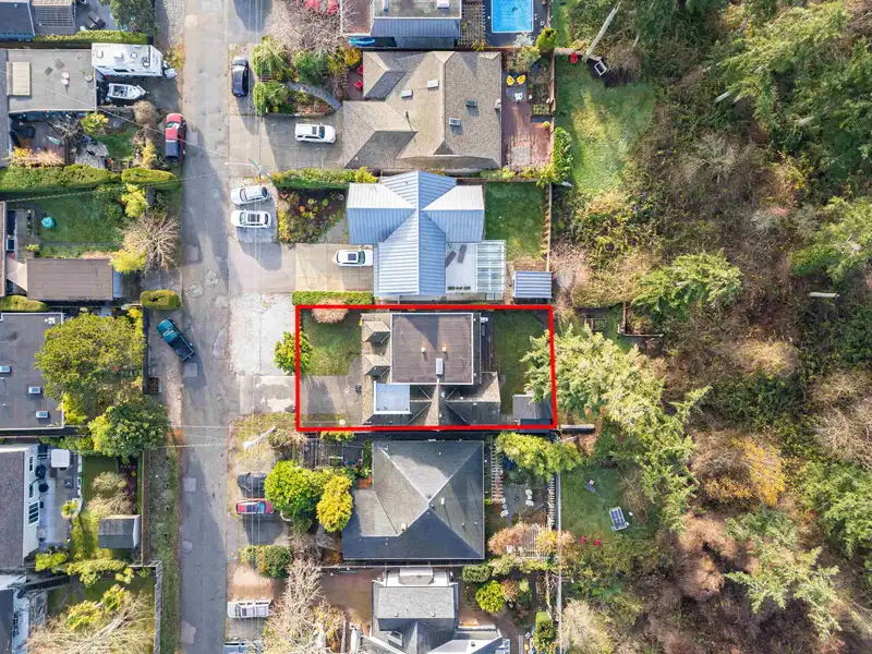 189 65B STREET - photo 2 of 30