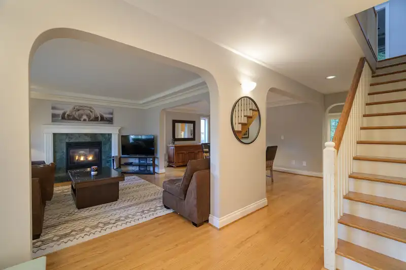 189 65B STREET - photo 4 of 30