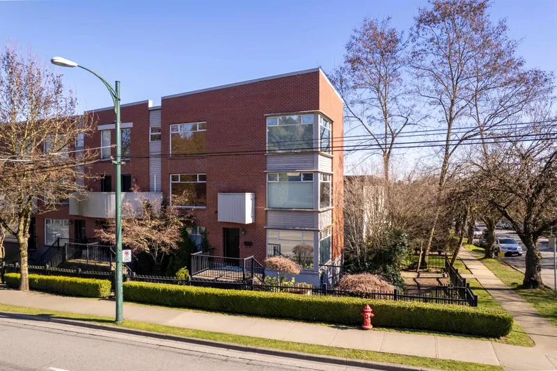 999 W 20TH AVENUE - photo 2 of 23