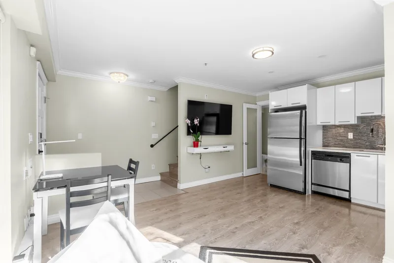 999 W 20TH AVENUE - photo 4 of 23