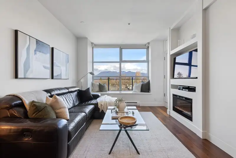 403 4375 W 10TH AVENUE - photo 1 of 23