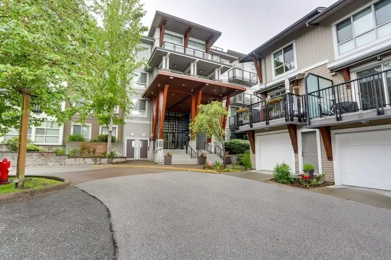 402 6688 120 STREET - photo 2 of 18