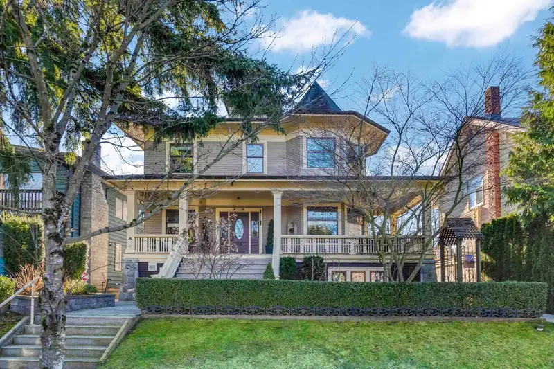334 W 14TH AVENUE - photo 1 of 19