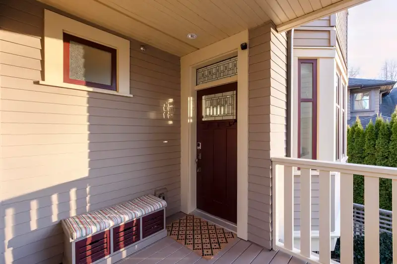 334 W 14TH AVENUE - photo 2 of 19