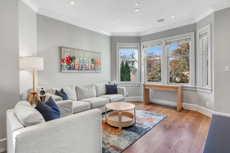 334 W 14TH AVENUE - photo 3 of 19