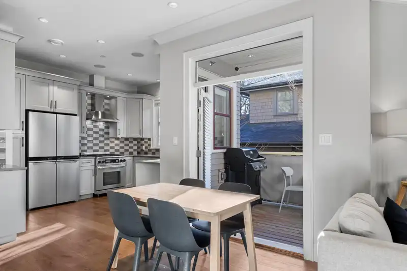 334 W 14TH AVENUE - photo 4 of 19