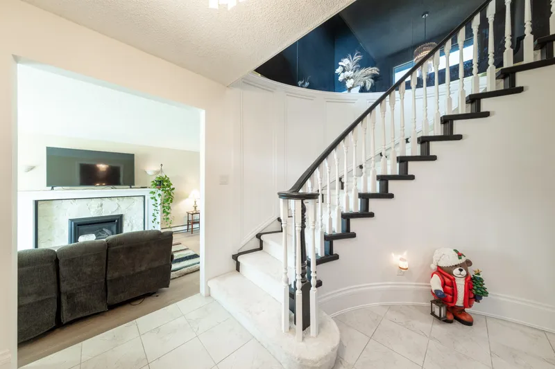 5445 CANDLEWYCK WYND - photo 3 of 25