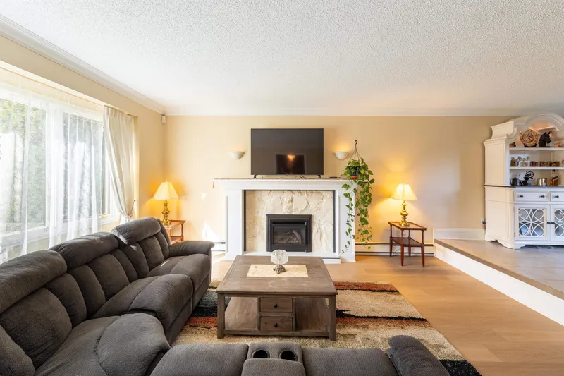 5445 CANDLEWYCK WYND - photo 4 of 25