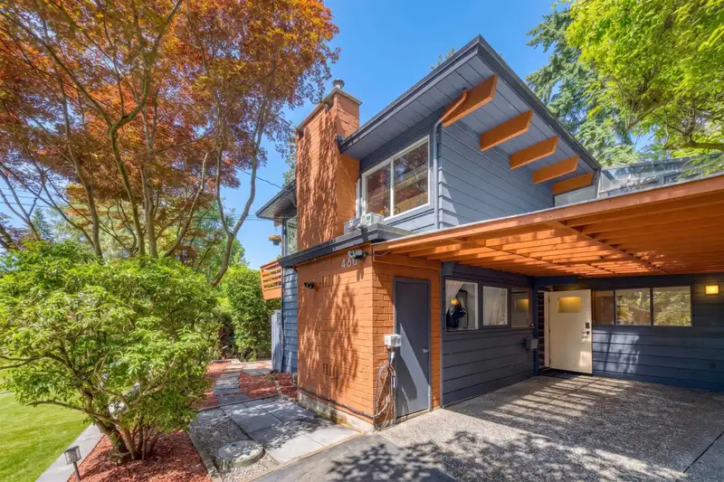 466 E KINGS ROAD - photo 1 of 30