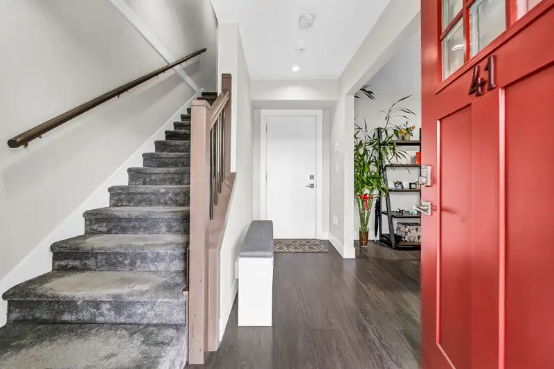 41 19501 74 AVENUE - photo 2 of 34