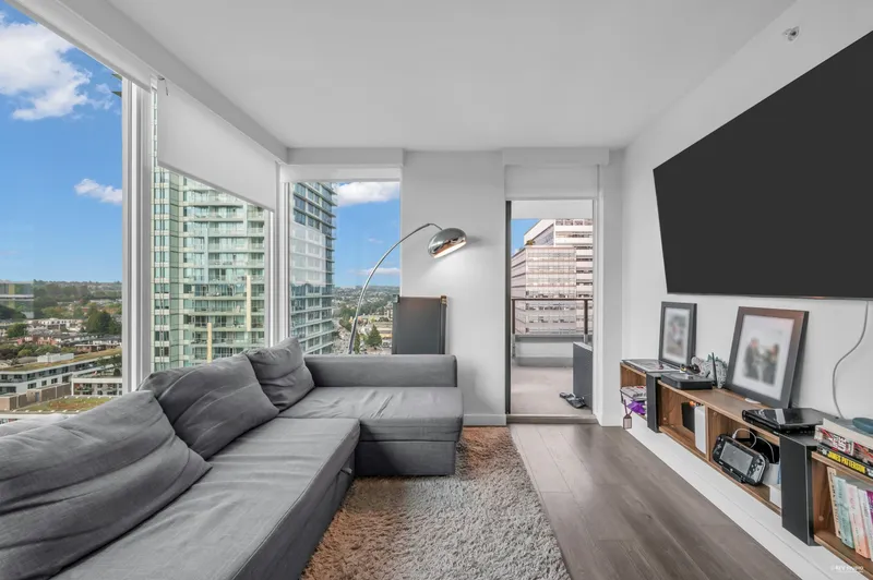 1605 8189 CAMBIE STREET - photo 2 of 25